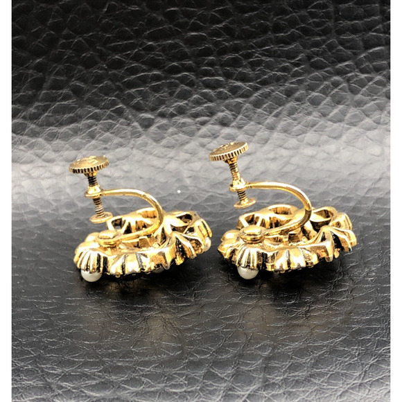 Vintage Lisner Earrings Screw Back Purple Rhinestone Faux Pearl Flower Gold Tone - Picture 4 of 8
